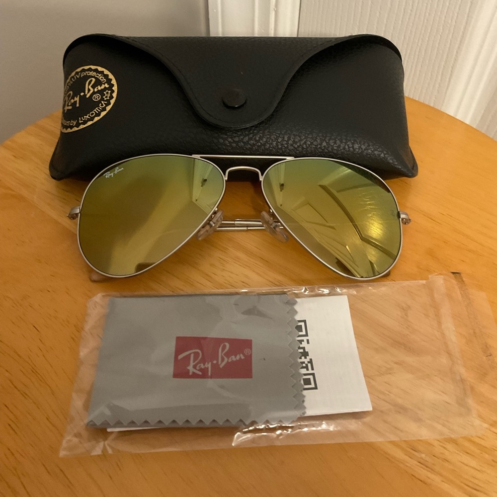 Ray Ban sunglasses no scratches